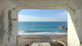 Море возле отеля